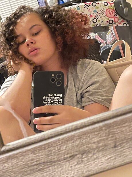 Nacktes geleaktes OnlyFans-Foto von Ariel White