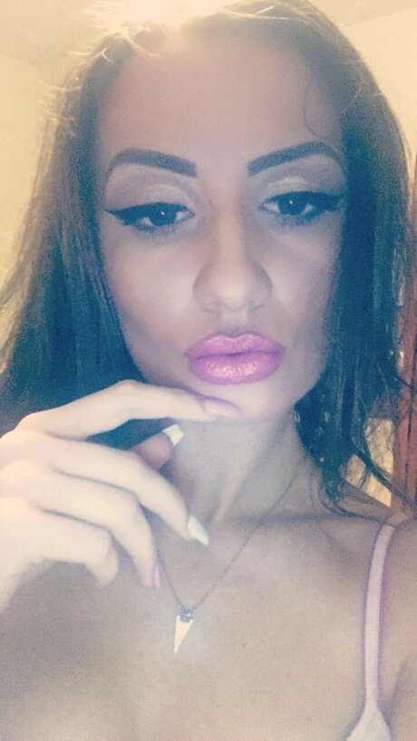 Nacktes geleaktes OnlyFans-Foto von Babygirl