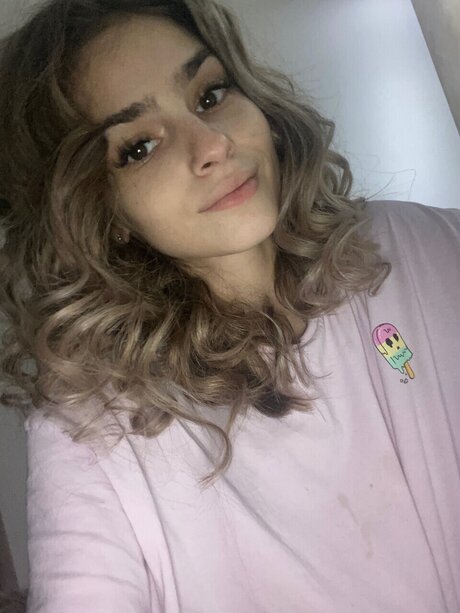 Nacktes geleaktes OnlyFans-Foto von Ellapaul Free