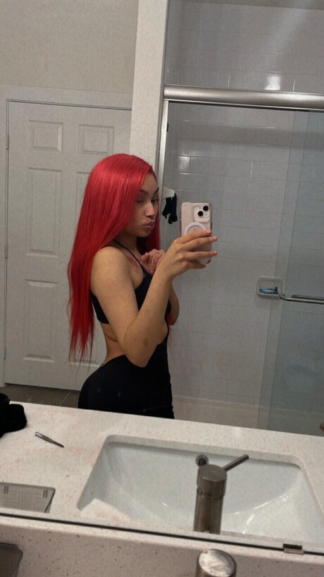Nacktes geleaktes OnlyFans-Foto von Mixedoll