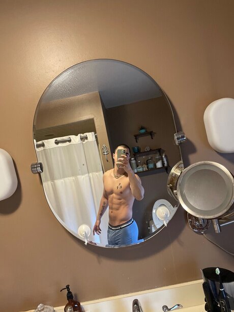 Nacktes geleaktes OnlyFans-Foto von Christopher Barcenas