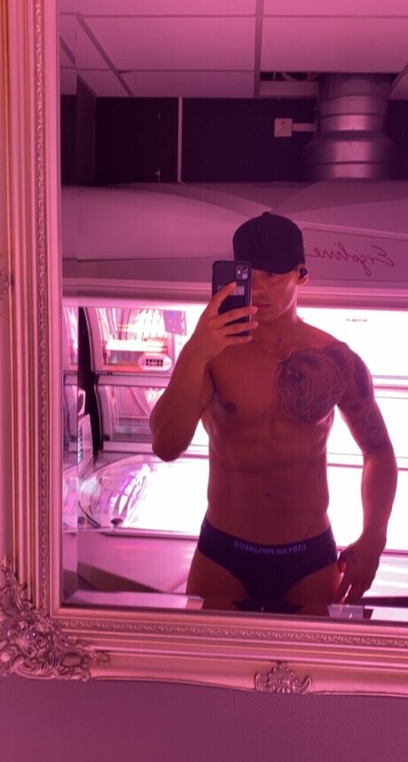 Nacktes geleaktes OnlyFans-Foto von Jimmyspicerx
