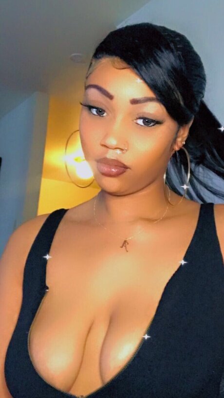 Nacktes geleaktes OnlyFans-Foto von Kola Cold 