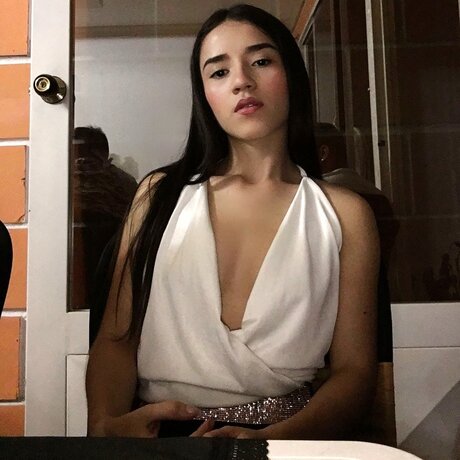 Nacktes geleaktes OnlyFans-Foto von Emmy