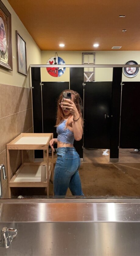 Nacktes geleaktes OnlyFans-Foto von Sweet Ampamp Petite