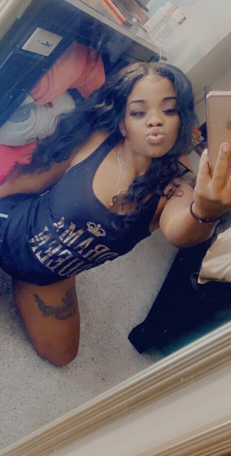 Nacktes geleaktes OnlyFans-Foto von Madeespecyal