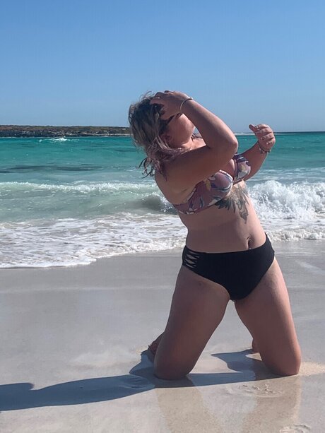 Nacktes geleaktes OnlyFans-Foto von Crystal