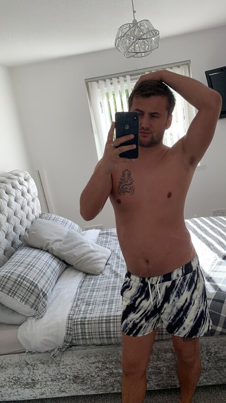 Nacktes geleaktes OnlyFans-Foto von Kegan Stewart