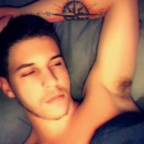Nacktes geleaktes OnlyFans-Foto von Johnnyb