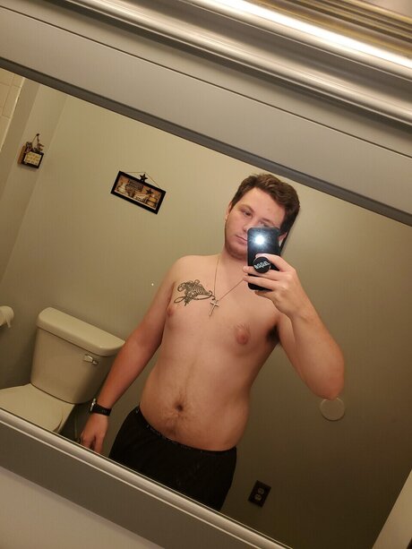 Nacktes geleaktes OnlyFans-Foto von Garrett Bertke
