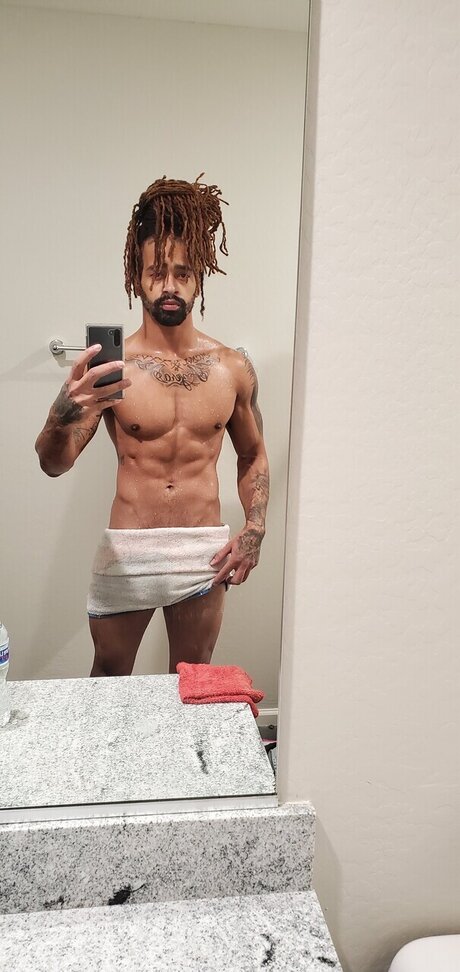 Nacktes geleaktes OnlyFans-Foto von Maxjulian