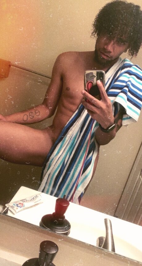 Nacktes geleaktes OnlyFans-Foto von Sweetbrown