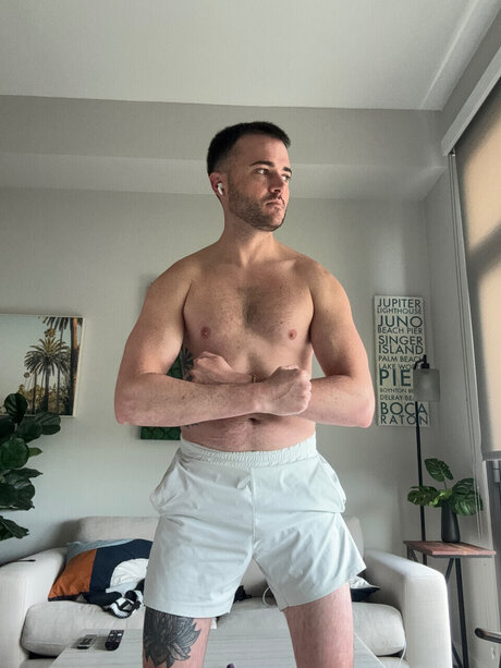 Nacktes geleaktes OnlyFans-Foto von Cut9iron