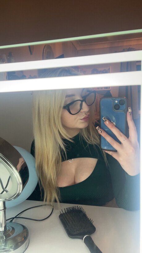 Nacktes geleaktes OnlyFans-Foto von Chlonat