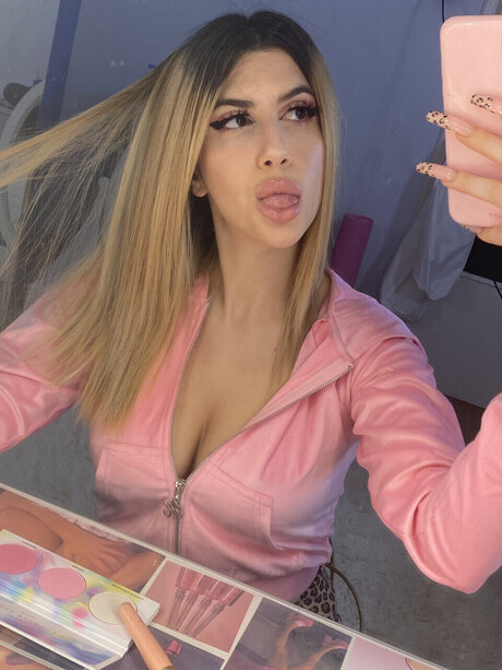 Nacktes geleaktes OnlyFans-Foto von Tila Tsoli