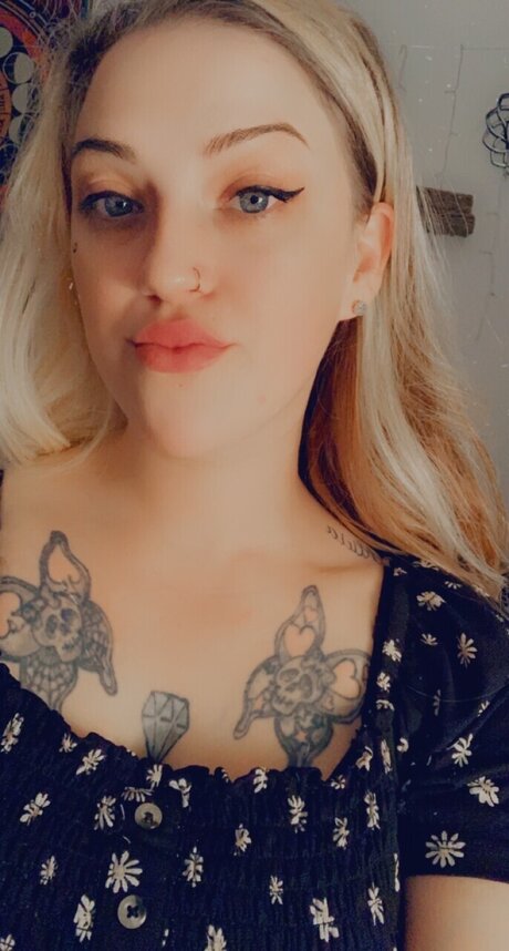 Nacktes geleaktes OnlyFans-Foto von Envyme