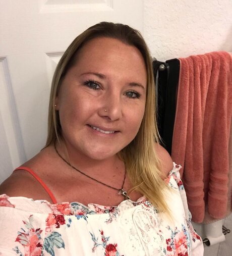 Nacktes geleaktes OnlyFans-Foto von Nikkis