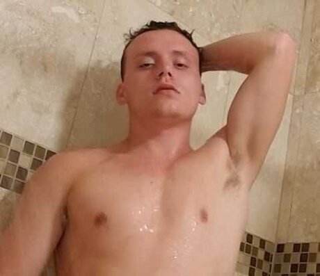 Nacktes geleaktes OnlyFans-Foto von Deviantpup