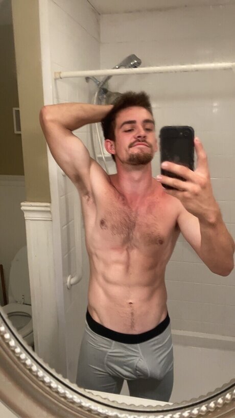 Nacktes geleaktes OnlyFans-Foto von Daddy