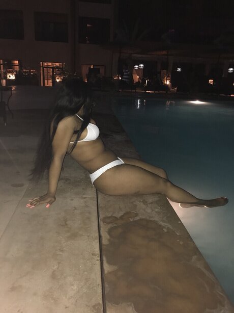 Nacktes geleaktes OnlyFans-Foto von Pretty Money
