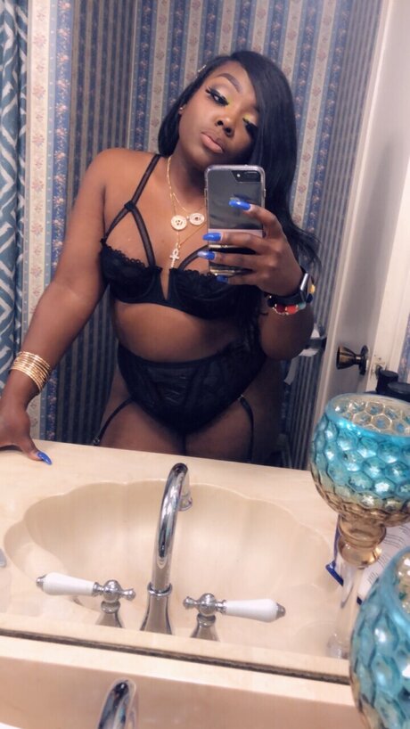Nacktes geleaktes OnlyFans-Foto von Rodricka