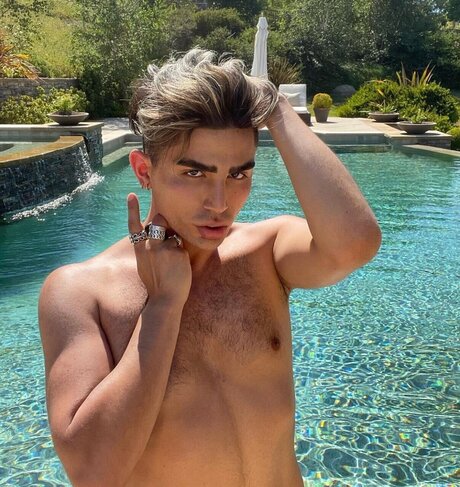 Nacktes geleaktes OnlyFans-Foto von Michael