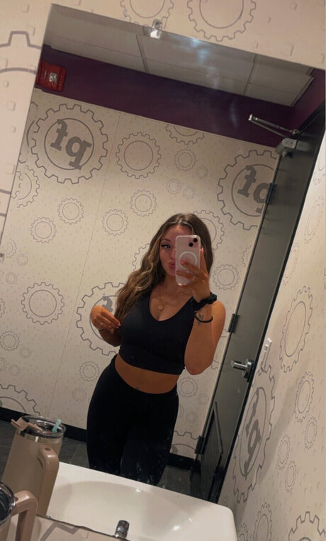 Nacktes geleaktes OnlyFans-Foto von Hcc