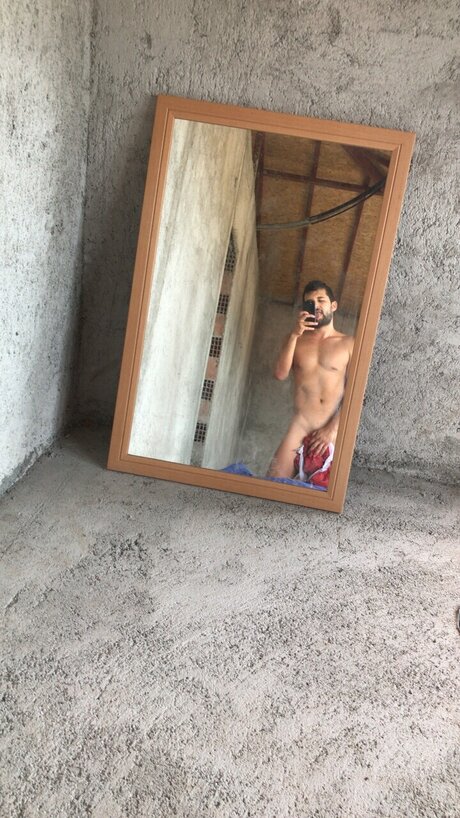 Nacktes geleaktes OnlyFans-Foto von Tunahan Yorulmaz