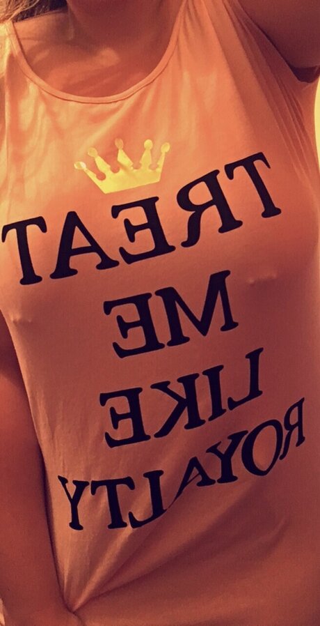 Nacktes geleaktes OnlyFans-Foto von Nikki