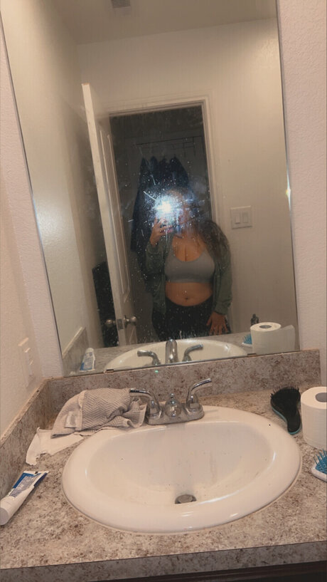 Nacktes geleaktes OnlyFans-Foto von Tae Nichole