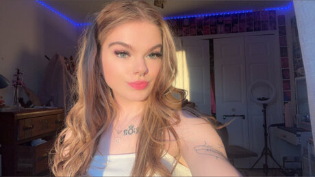 Nacktes geleaktes OnlyFans-Foto von Hails