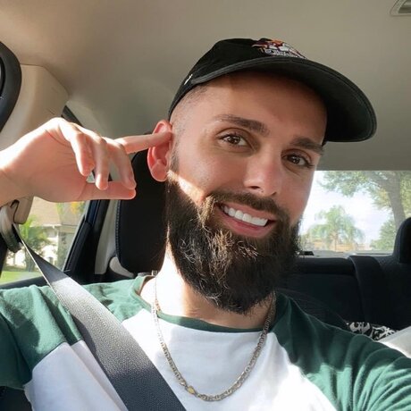 Nacktes geleaktes OnlyFans-Foto von Play With My Beard