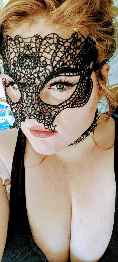 Nacktes geleaktes OnlyFans-Foto von Naughtynurseaide