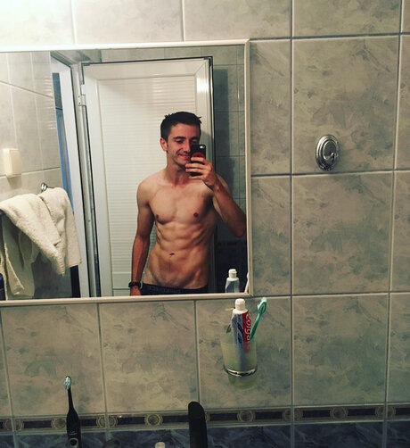 Nacktes geleaktes OnlyFans-Foto von Tom Dostl