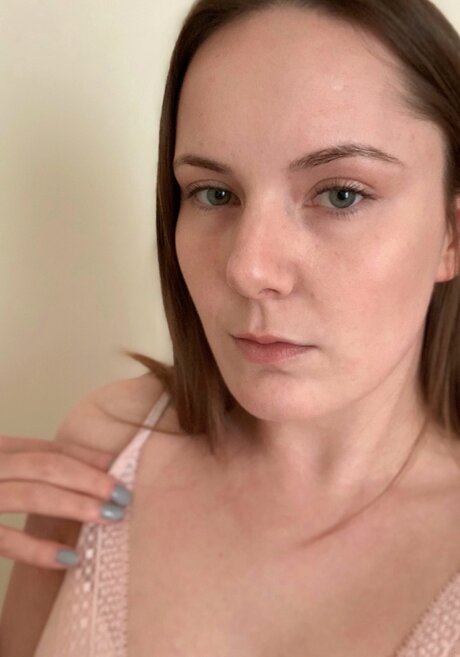 Nacktes geleaktes OnlyFans-Foto von Alison Wilde