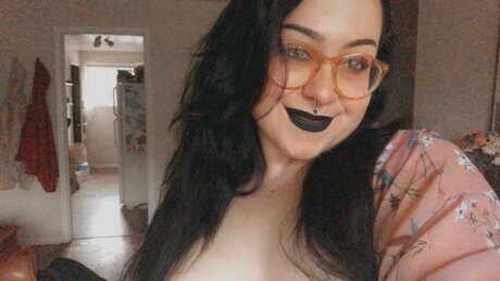 Nacktes geleaktes OnlyFans-Foto von Honey