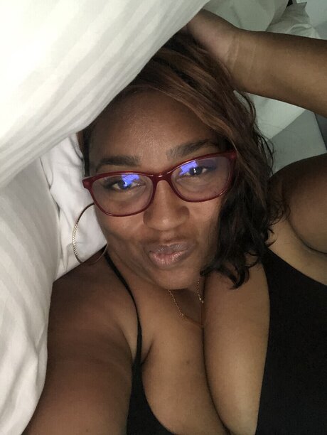 Nacktes geleaktes OnlyFans-Foto von Ellevee Goss