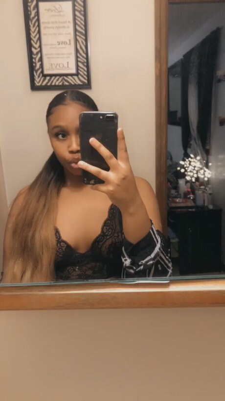 Nacktes geleaktes OnlyFans-Foto von Jasmindanae