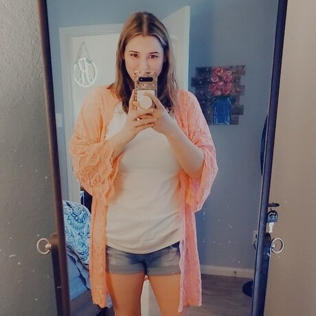Nacktes geleaktes OnlyFans-Foto von Elizabeth Kendall