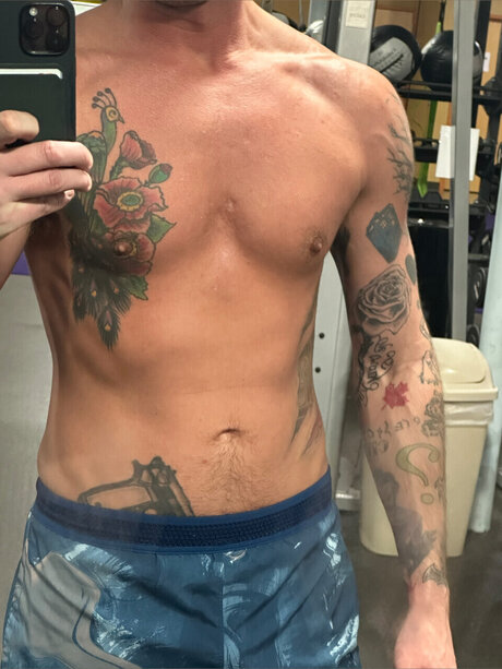 Nacktes geleaktes OnlyFans-Foto von Charles Roper