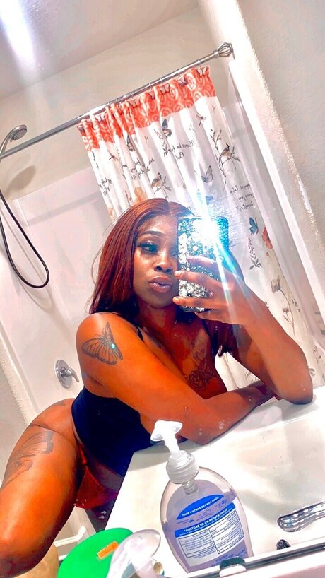 Nacktes geleaktes OnlyFans-Foto von Slimvetta