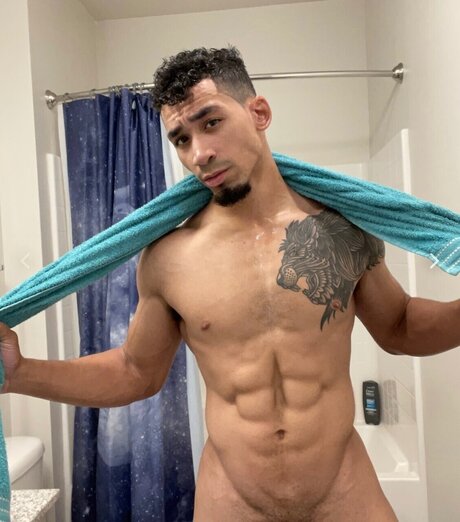 Nacktes geleaktes OnlyFans-Foto von Curious G