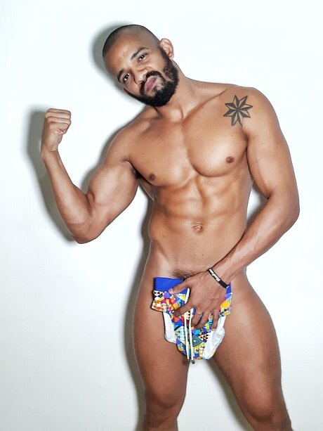 Nacktes geleaktes OnlyFans-Foto von Enzo Brown