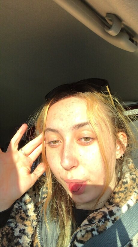Nacktes geleaktes OnlyFans-Foto von Lola