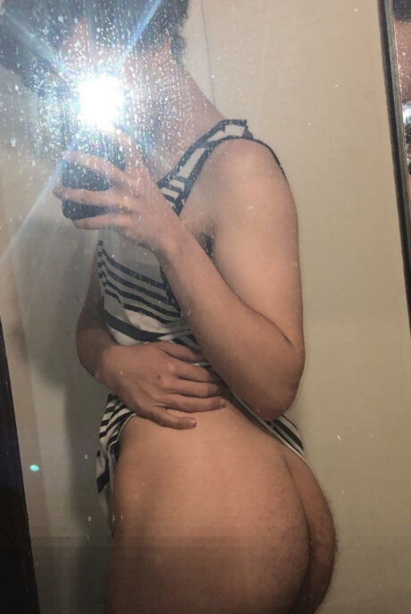 Nacktes geleaktes OnlyFans-Foto von Mulatto