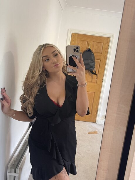 Nacktes geleaktes OnlyFans-Foto von Charlie