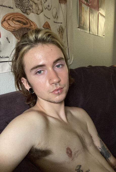 Nacktes geleaktes OnlyFans-Foto von Fern
