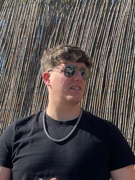 Nacktes geleaktes OnlyFans-Foto von Drakovlogs