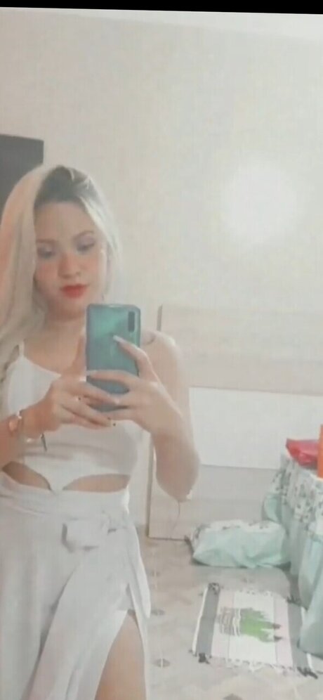 Nacktes geleaktes OnlyFans-Foto von Estefaany Lara