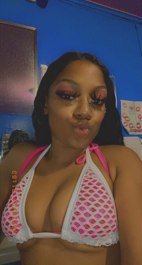 Nacktes geleaktes OnlyFans-Foto von Moneybagg Hazel 